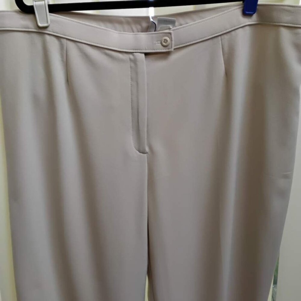 E 5th Woman dress pants Size 22 W